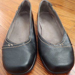 Aerosoles "Richmond" black ballet flats, Size 7